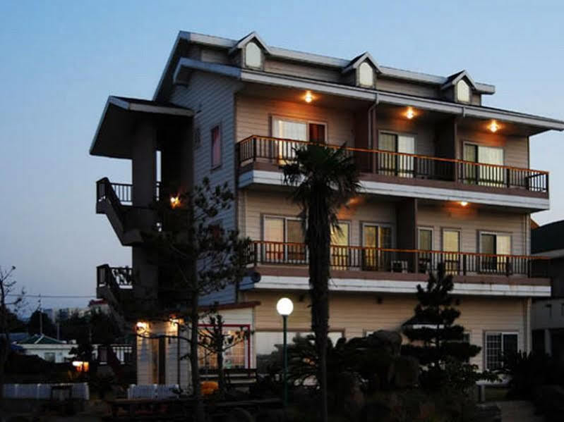 Dg Beach Pension เมืองเชจู ภายนอก รูปภาพ